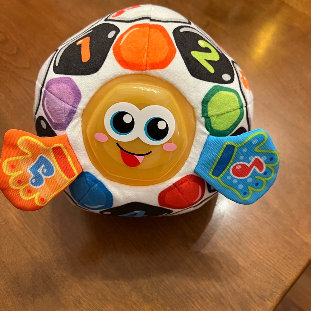 Vtech bright lights soccer ball Colorful Educational Kids Toy Ball - Picture 1 of 4